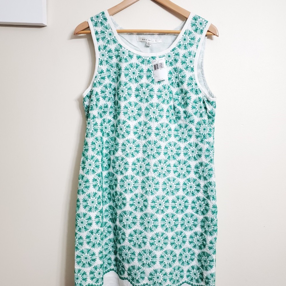 Max studio tunic tank top with amazing flower embroidered Size L